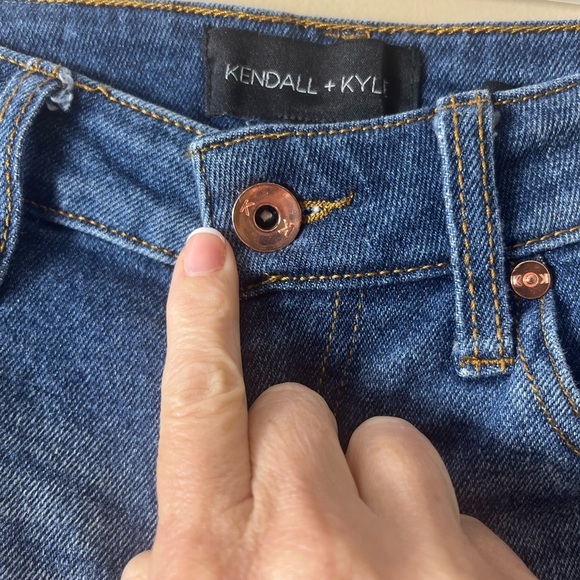 Kendall & Kylie The Drifter High Rise Distressed Denim Shorts Size 3/26 Western - Picture 3 of 7
